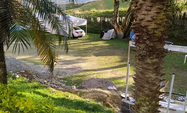 HERMOSÍSIMA FINCA PLANA DE UNA CUADRA EN GIRARDOTA ANTIOQUIA COLOMBIA