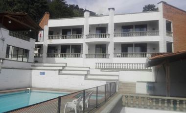 HERMOSÍSIMA FINCA PLANA DE UNA CUADRA EN GIRARDOTA ANTIOQUIA COLOMBIA