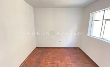 EN VENTA DPTO/ALMACEN 02 DORM + 1 BAÑO NO COCHERA
