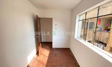 EN VENTA DPTO/ALMACEN 02 DORM + 1 BAÑO NO COCHERA