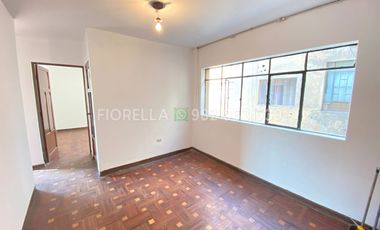EN VENTA DPTO/ALMACEN 02 DORM + 1 BAÑO NO COCHERA