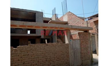 Venta De Casa En Construccion En Moche Pueblo / At. 160 / Ac 209.71 ID 1086738