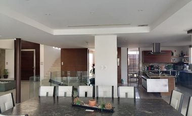 Espectacular residencia con vista al mar