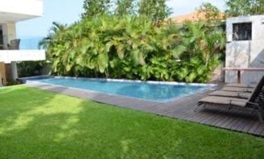 Espectacular residencia con vista al mar