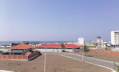 Espectacular residencia con vista al mar
