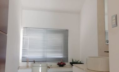 Espectacular residencia con vista al mar