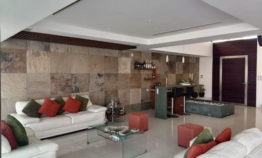 Espectacular residencia con vista al mar