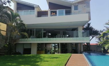Espectacular residencia con vista al mar
