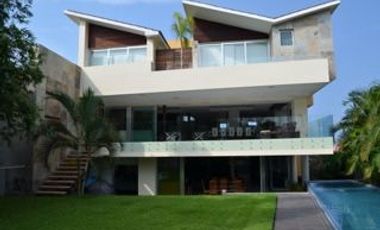 Espectacular residencia con vista al mar