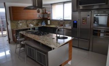Espectacular residencia con vista al mar