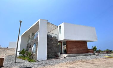 SE VENDE CASA EN PLAYA PUNTA CORRIENTES - Km 122.5