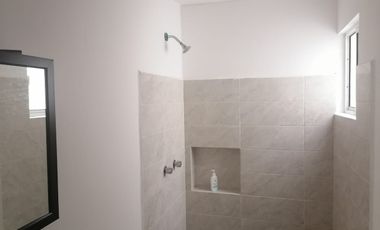 CASA EN VENTA EN APODACA NL ZONA VALLE DE SAN MIGUEL SECTOR II/PRIVADA 3 NIVELES