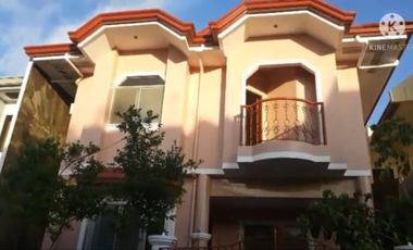 LAPU LAPU HOUSE WITH 4 BEDROOMS INSIDE THE SUBDIVISION