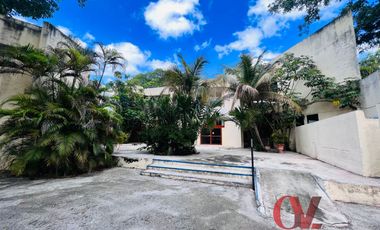 CENTRO CULTURAL O RESIDENCIA CON GRAN TERRENO CERCA DEL CENTRO HISTORICO DE MERIDA