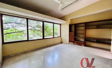 CENTRO CULTURAL O RESIDENCIA CON GRAN TERRENO CERCA DEL CENTRO HISTORICO DE MERIDA