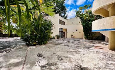 CENTRO CULTURAL O RESIDENCIA CON GRAN TERRENO CERCA DEL CENTRO HISTORICO DE MERIDA