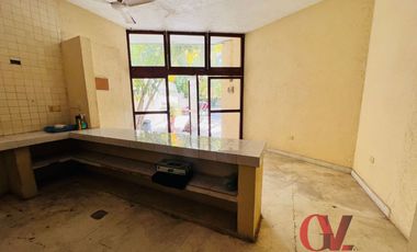 CENTRO CULTURAL O RESIDENCIA CON GRAN TERRENO CERCA DEL CENTRO HISTORICO DE MERIDA