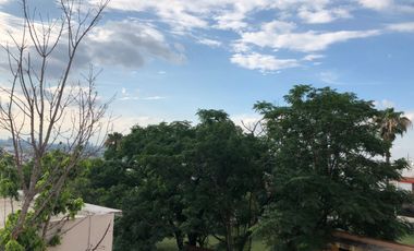 Casa en Venta en Contry la Silla 4to Sector