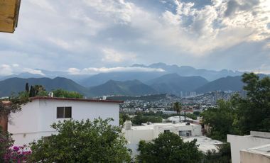 Casa en Venta en Contry la Silla 4to Sector