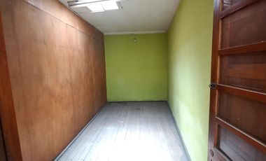 VENDO LOCAL COMERCIAL EN ESQUINA DE CALLE PIZARRO ( SEGUNDO PISO)