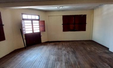 VENDO LOCAL COMERCIAL EN ESQUINA DE CALLE PIZARRO ( SEGUNDO PISO)