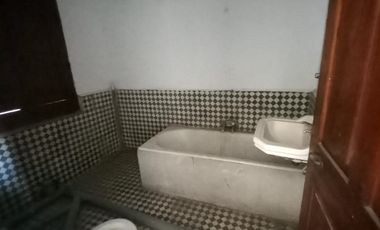 VENDO LOCAL COMERCIAL EN ESQUINA DE CALLE PIZARRO ( SEGUNDO PISO)