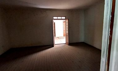 VENDO LOCAL COMERCIAL EN ESQUINA DE CALLE PIZARRO ( SEGUNDO PISO)