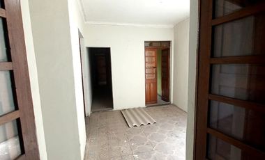 VENDO LOCAL COMERCIAL EN ESQUINA DE CALLE PIZARRO ( SEGUNDO PISO)