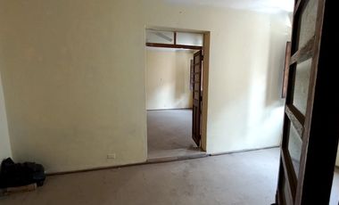 VENDO LOCAL COMERCIAL EN ESQUINA DE CALLE PIZARRO ( SEGUNDO PISO)