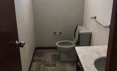 CASA EN RENTA FRACCIONAMIENTO SANTA CRUZ GUADALUPE, ZAVALETA