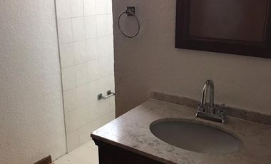 CASA EN RENTA FRACCIONAMIENTO SANTA CRUZ GUADALUPE, ZAVALETA