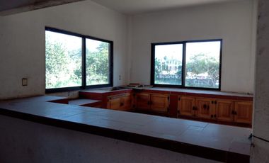 Con Escritura Pública, Ex Rancho Lechería Sólo una Cuadra de la Carretera a Ciudad de México Todo Plano y Adecuado en Cuautla Morelos