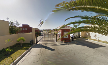 Hermosa y amplia casa en remate en Residencial la Perla, Tijuana, Baja California