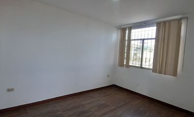 SE RENTA DEPARTAMENTO. 3 HABITACIONES