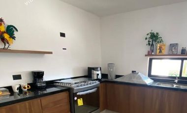 Casa en venta con alberca con recamara en PB en privada con amenidades