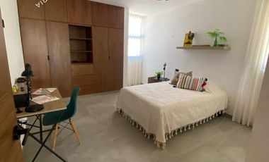 Casa en venta con alberca con recamara en PB en privada con amenidades