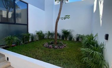 Casa en venta con alberca con recamara en PB en privada con amenidades