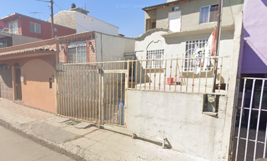 Casa en Remate Bancario en Villa Fontana, Tijuana, BC. (65% debajo de su valor comercial, solo recursos propios, unica oportunidad) -EKC