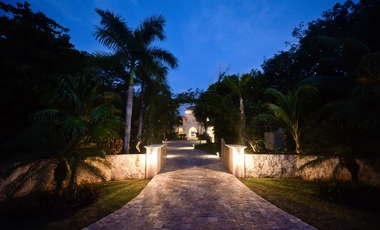 Espectacular villa frente al mar. Con todo detalle y el lujo más deseado.