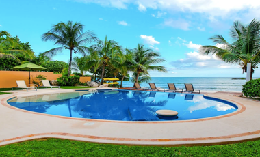 Espectacular villa frente al mar. Con todo detalle y el lujo más deseado.