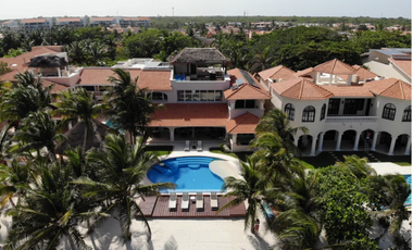 Espectacular villa frente al mar. Con todo detalle y el lujo más deseado.