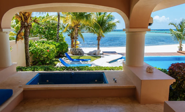 Espectacular villa frente al mar. Con todo detalle y el lujo más deseado.