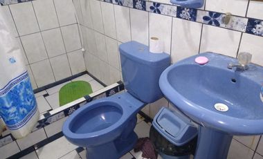 Casa como Terreno en Avenida Comercial en Villa El Salvador
