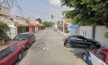 REMATE B. DE CASA EN JARDINES DE MORELOS ECATEPEC DE MORELOS.