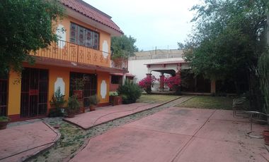 OPORTUNIDAD VENTA Casa habitación, con amplios jardines, arboles frutales, asador y salón de fiestas