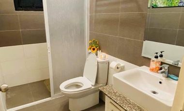 5-Bedroom Elegant House Near Airport