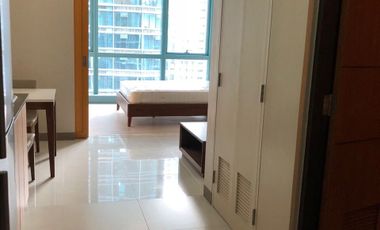 For lease One bedroom unit in One Uptown BGC facing mall