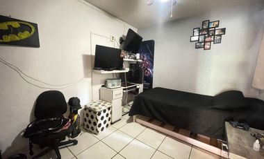 CASA AMPLIA DE 3 NIVELES EN FRACCIONAMIENTO