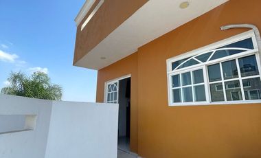 CASA AMPLIA DE 3 NIVELES EN FRACCIONAMIENTO