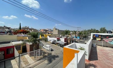 CASA AMPLIA DE 3 NIVELES EN FRACCIONAMIENTO